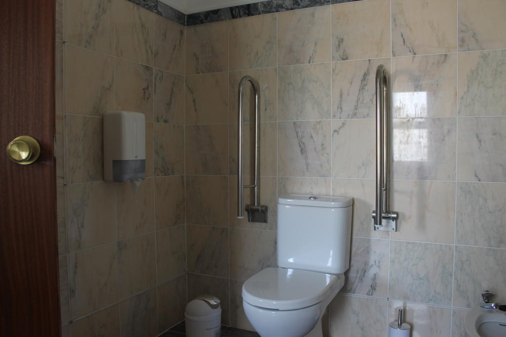 "O Viajante" Low Cost Hotel Естремос Екстериор снимка