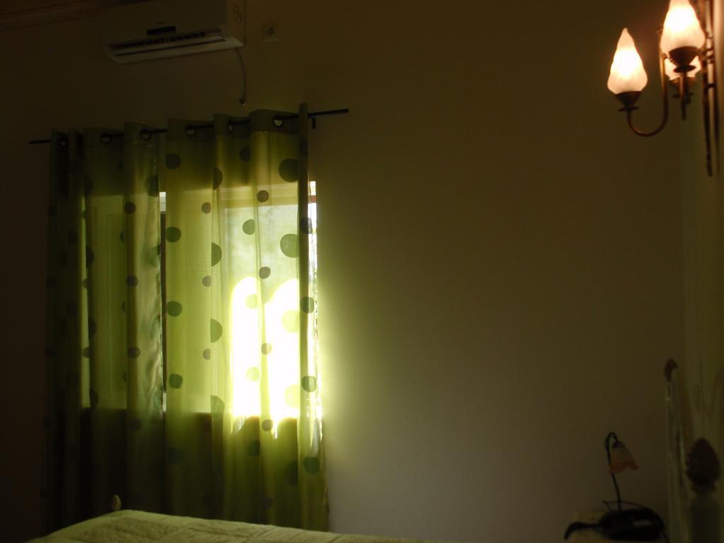 "O Viajante" Low Cost Hotel Естремос Стая снимка