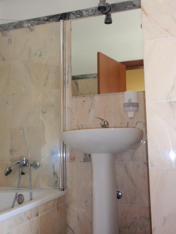 "O Viajante" Low Cost Hotel Естремос Стая снимка