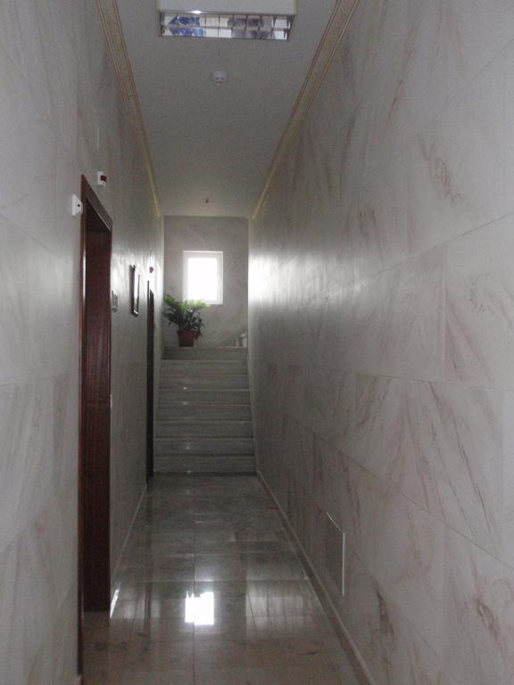 "O Viajante" Low Cost Hotel Естремос Екстериор снимка