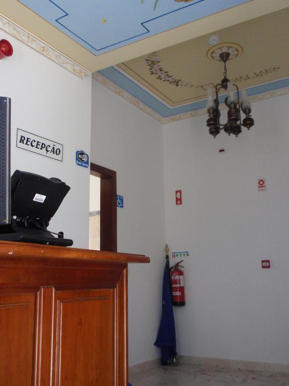 "O Viajante" Low Cost Hotel Естремос Екстериор снимка